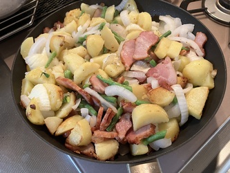 豆を煮る 豆を煮る