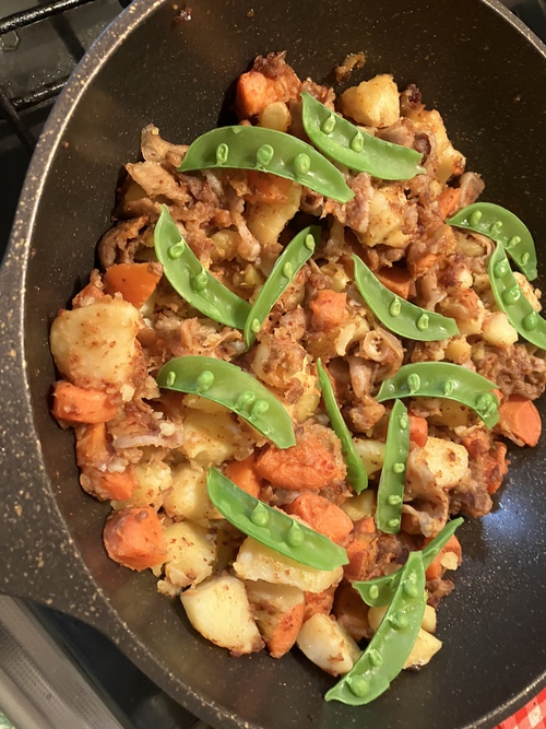 じゃがいも、にんじんと豚バラの豆板醤炒め じゃがいも、にんじんと豚バラの豆板醤炒め