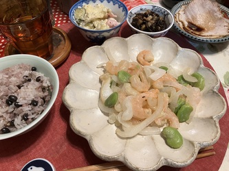 昼過ぎに、洗濯物干す 昼過ぎに、洗濯物干す