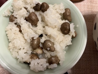 むかごごはんと冷たい雨 むかごごはんと冷たい雨