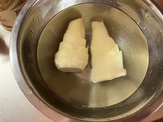 タケノコとあーさ、白味噌の味噌汁 タケノコとあーさ、白味噌の味噌汁