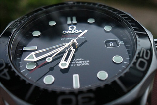 深海の300メートルのうれしいセイウチ、オメガの潜水する機械の腕時計