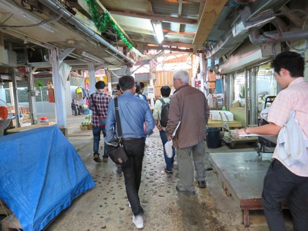 まちあるき「農連市場、深夜から元気に営業中」(第9回マチグヮー楽会企画) まちあるき「農連市場、深夜から元気に営業中」(第9回マチグヮー楽会企画)