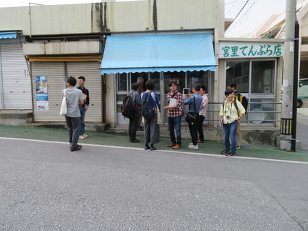 まちあるき「農連市場、深夜から元気に営業中」(第9回マチグヮー楽会企画) まちあるき「農連市場、深夜から元気に営業中」(第9回マチグヮー楽会企画)