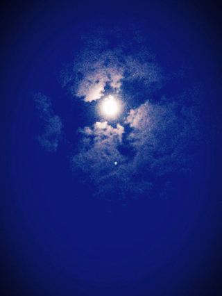 後13夜の月を見上げていた 後13夜の月を見上げていた