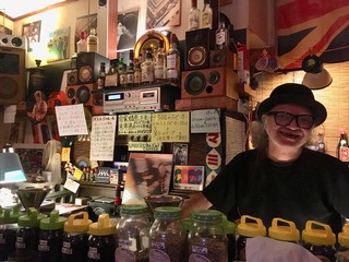 雨のコザの夜に傘三つ!Day 雨のコザの夜に傘三つ!Day