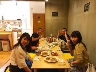 ワイワイしてるもすら~や。 ワイワイしてるもすら~や。