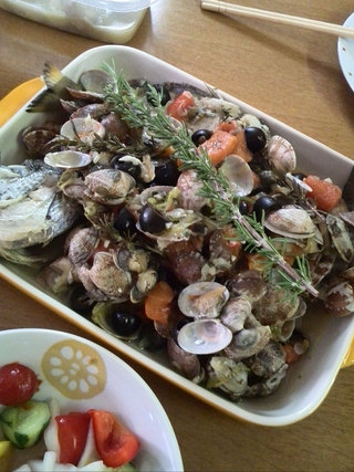 飲んで食べて笑って泣いて 飲んで食べて笑って泣いて