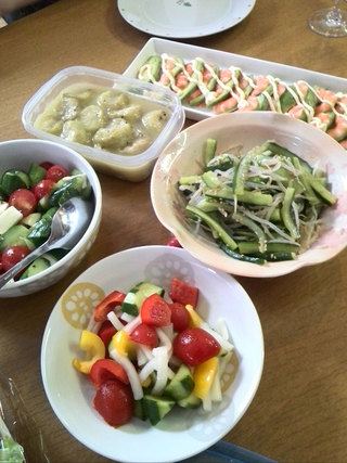 飲んで食べて笑って泣いて 飲んで食べて笑って泣いて