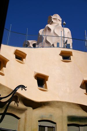 Casa Mila(世界遺産)へ・・・その1。