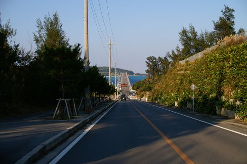 ゆっくり走ろう、古宇利大橋。