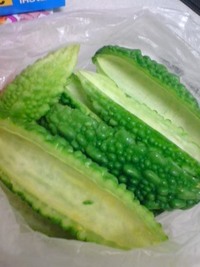 小ぶりのゴーヤー 2008/07/13 11:35:27
