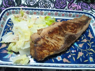 ぶりの照り焼きと白菜の付け合せ
