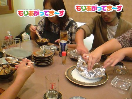 芋煮会♪楽しんでます。