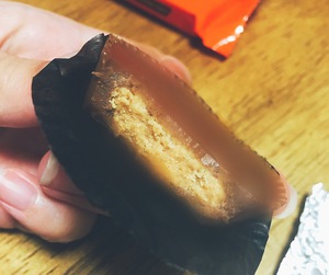これぞアメリカ菓子。ピーナッツバター入りのチョコ菓子を比較 これぞアメリカ菓子。ピーナッツバター入りのチョコ菓子を比較