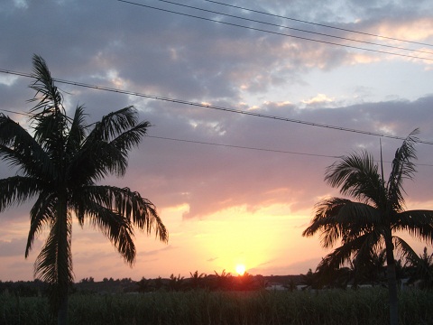 少し前日の夕日