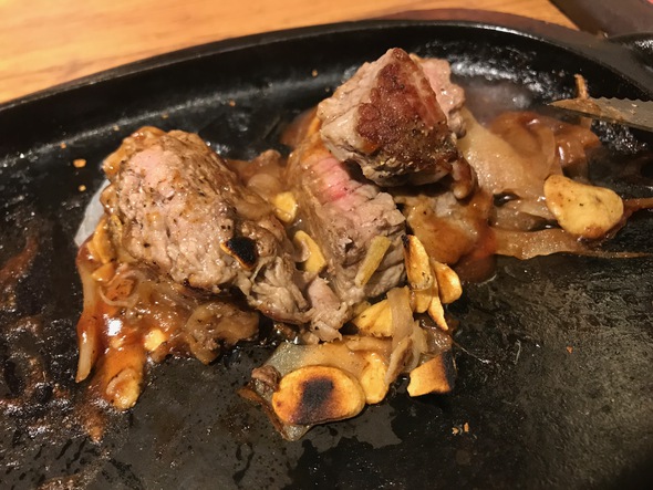 【那覇市松山】ステーキハウス88 Jr. でステーキ100gとタコスピザをいただく 【那覇市松山】ステーキハウス88 Jr. でステーキ100gとタコスピザをいただく