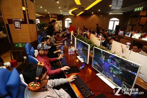 中国のネットカフェ(网吧)がマジヤバイ件。昔と今を比べてみると一目瞭然 中国のネットカフェ(网吧)がマジヤバイ件。昔と今を比べてみると一目瞭然