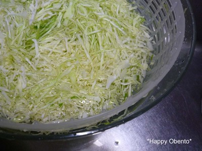 キャベツの千切り。