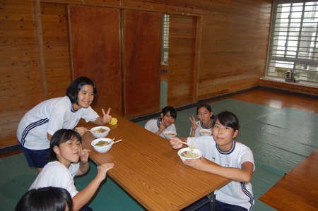 石田中学校沖縄そば手打ち教室 石田中学校沖縄そば手打ち教室