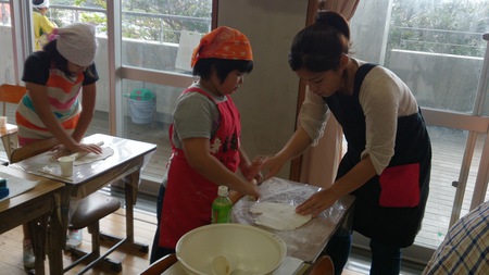 具志頭小学校手打ち沖縄そば教室 具志頭小学校手打ち沖縄そば教室