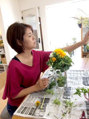 ガラス花瓶の中と外、二面性を楽しむ花時間 ガラス花瓶の中と外、二面性を楽しむ花時間