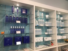 久しぶりの床の拭き掃除。 久しぶりの床の拭き掃除。