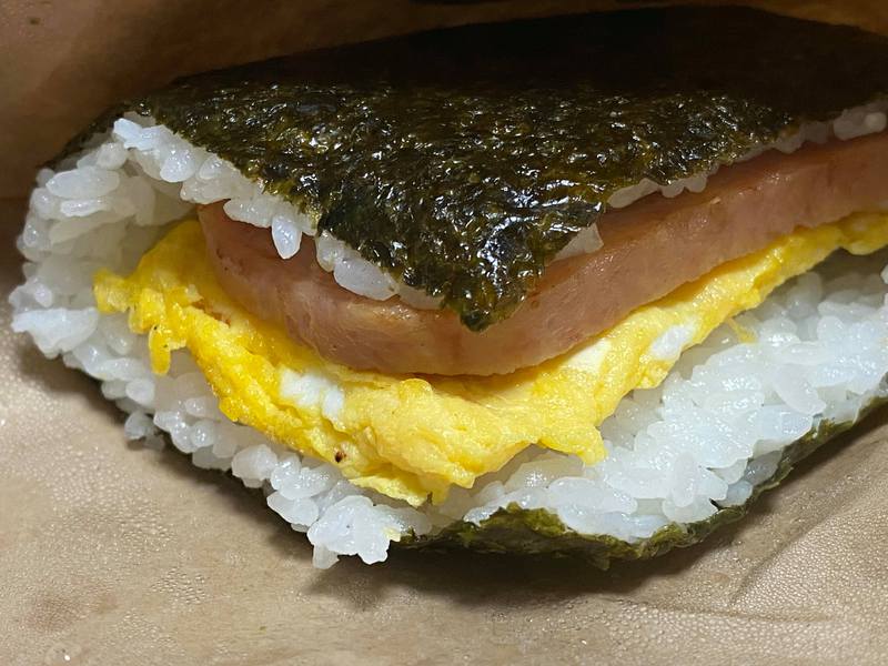 ポーたまさんにポーク玉子おにぎりを買いに来ました☆ ポーたまさんにポーク玉子おにぎりを買いに来ました☆