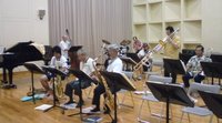 地域の夏祭りで演奏で~す^^