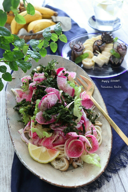 紅大根のじゃこ海苔パスタと島バナナ 紅大根のじゃこ海苔パスタと島バナナ