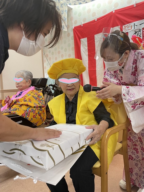 敬老会を開催しました(*^^*)デイサービスてだこ苑 敬老会を開催しました(*^^*)デイサービスてだこ苑