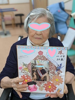 10月・11月生まれの合同誕生会を開催しました☆デイサービスてだこ苑 10月・11月生まれの合同誕生会を開催しました☆デイサービスてだこ苑