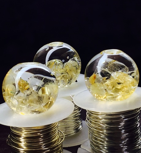 金色の煌めき。 金色の煌めき。