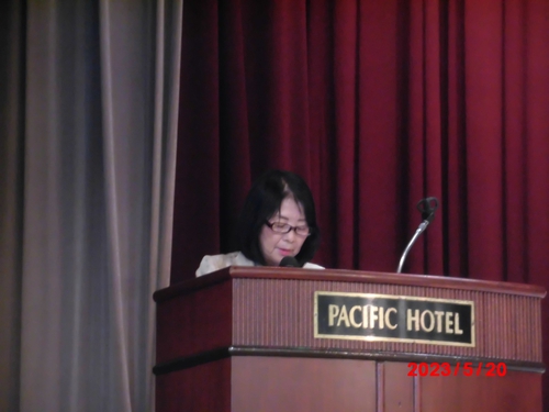 監査報告する新垣監事 監査報告する新垣監事