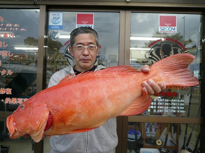 高取良久さん糸満沖・前田丸★アカジン65㎝・3,4㎏Up(^O^) 高取良久さん糸満沖・前田丸★アカジン65㎝・3,4㎏Up(^O^)