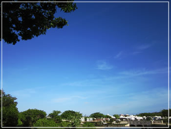 摩文仁の空