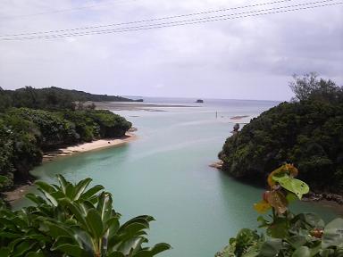 屋慶名海峡