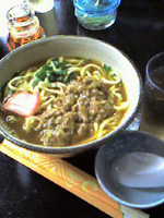 今年の すば食べ初めはカレーそば