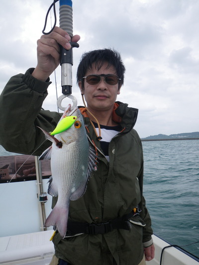 ライトで出船!風強かった・・・