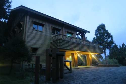 4日目阿里山→嘉儀→高雄 4日目阿里山→嘉儀→高雄