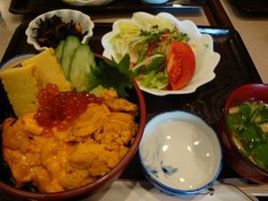 マックモアの『ウニウニ定食』@築地場外市場