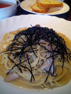 【ビストロ・すぱいす】・和風パスタ（７００円）