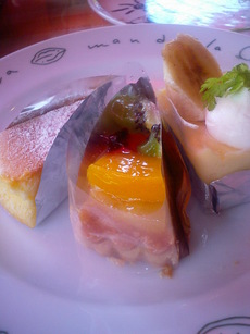 ＭＡＲＩＮＯ（マリノ）のランチ３種類のケーキ