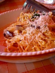 ＭＡＲＩＮＯ（マリノ）のランチのキノコのクリームパスタ
