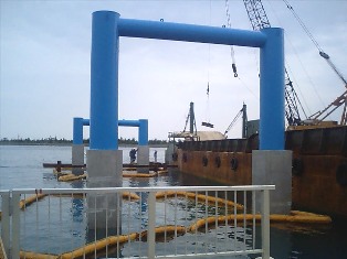もう1基の浮き桟橋