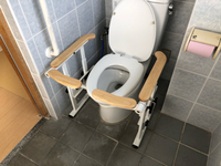 前傾できるトイレ手すり 2020/01/16 23:44:00