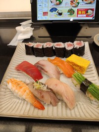 ★高級回転寿司屋さん？で寿司ランチ 2023/11/28 07:31:38