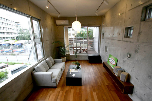 『Narrow House』