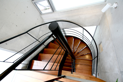 『Narrow House』