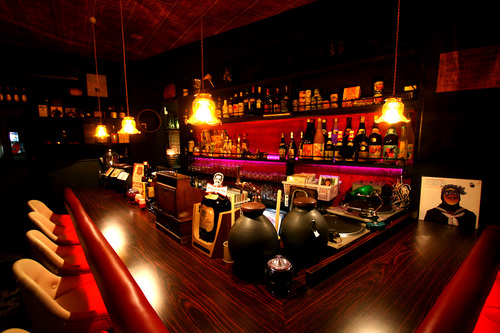 『BAR サクラザカ』